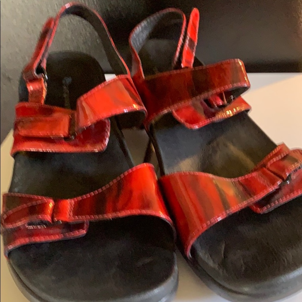 Aragon leather sandals